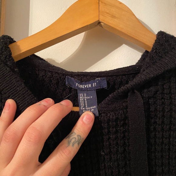 Forever 21 sweater - Picture 3 of 4